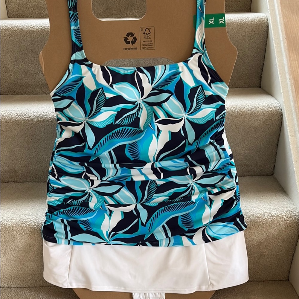 NWT Ellen Tracy Blue and White Floral Print Tankini